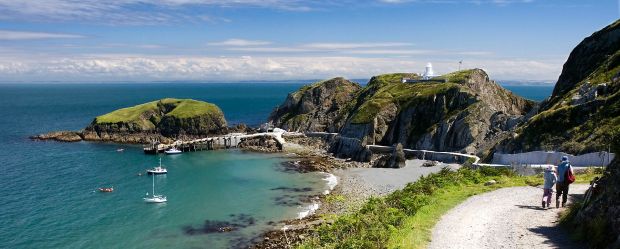 Lundy's Jetty and Harbour by Michael Maggs, Wikipedia Commons